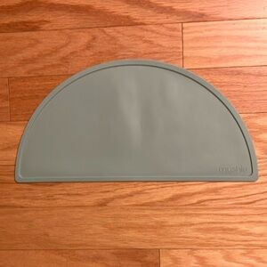 Mushie Green Silicone Placemat